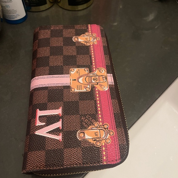 LV MONOGRAM CANVAS WALLET - Picture 4 of 9